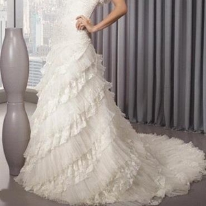 Продаётся стильное дизайнерское свадебное платье