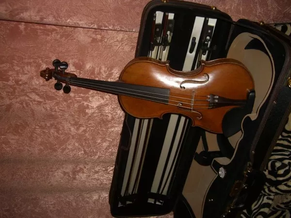 Продам мастеровую скрипку  19 века    066-5552765