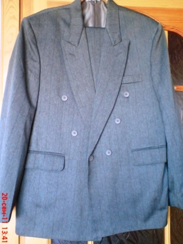 Мужской костюм классический,  размер 50-52,  цвет темно-серый