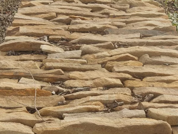 Фасадно-стеновая нарезка-торец из песчаника природного